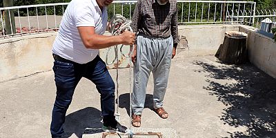 500 Yıllık Kuyulardaki Kar Suyu İle Serinliyorlar