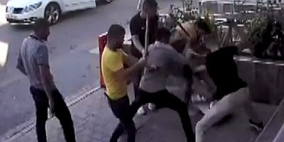 6 Kişinin Otomobil Aksesuarcısını Sopalarla Darp Etmesi Güvenlik Kamerasında