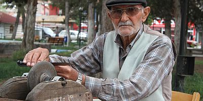 66 Yıldır Gelirini 1 Liraya Satın Aldığı Ayaklı Çarkla Sağlıyor