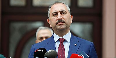 Adalet Bakanı Gül'ün Görevden Alınacağı İddia Edildi