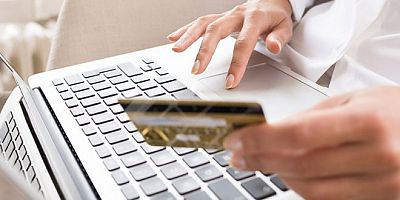 Ağabeyinin kimliğini alıp, kendi fotoğrafını yapıştırdı ve…