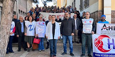 Aile Sağlık Merkezi Çalışanları 3 Günlük İş Bırakma Eylemine Başladı 