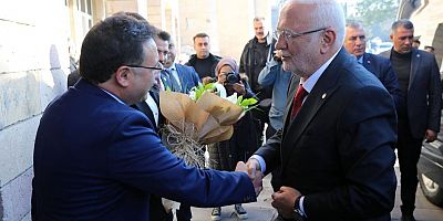 AK Parti Genel Başkan Vekili Mustafa Elitaş, Valilik ve Büyükşehir Belediyesini Ziyaret Etti