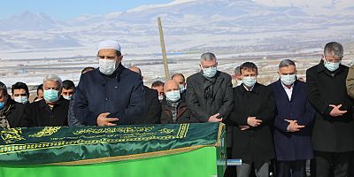 AK Parti TBMM Grup Amiri Hemşerimiz Halil Ergen'in Annesi Hakk'a Uğurlandı