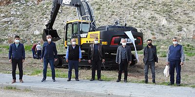 Akkışla Belediyesi'ne Yeni Ekskavatör