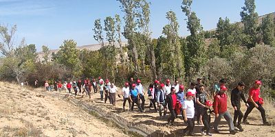 Akkışla’da Kesdoğan Vadisi Doğa Yürüyüşü Etkinliği Gerçekleştirildi