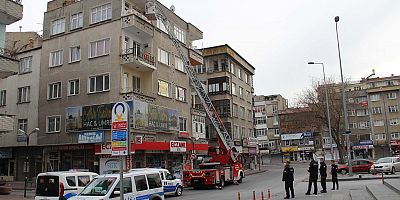 Anahtar Unutulan Eve Merdivenle Çıkan İtfaiye Kapıyı Açtı