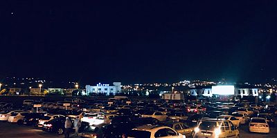   Arabalı Sinema Günleri Devam Ediyor