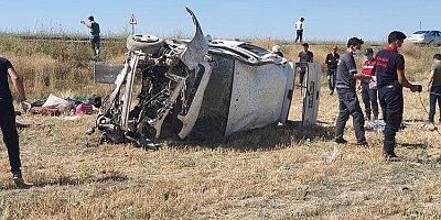 Araç Şarampole Yuvarlandı: 3 Ölü, 9 Yaralı