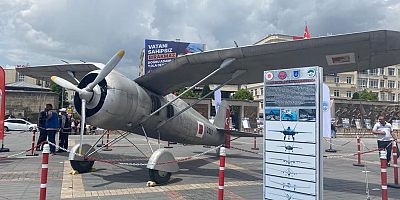 Atatürk Döneminde Kayseri Tayyare Fabrikası’nda Üretilen İlk Pilotlu Uçak Meydanda Sergileniyor