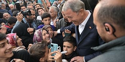 Bakan Akar, Büyük ve Güçlü Türkiye İçin Gece Gündüz Çalışıyoruz