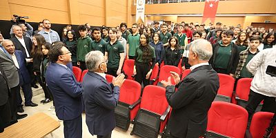 Bakan Akar, Kayseri Fen Lisesi’ne Dönüştürülen Okulda Öğrencilerle Buluştu