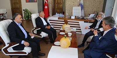 Bakan Yıldız ve Başkan Büyükkılıç'tan Develi Belediyesi'ne Ziyaret