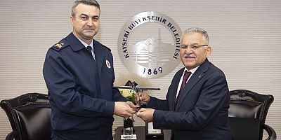 Başkan Büyükkılıç’a Garnizon Komutanı Taşan’dan Anlamlı Hediye