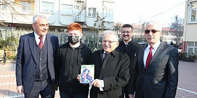 Başkan Büyükkılıç’a Kariyer Günleri’nde ‘Fotoğraf’ Sürprizi