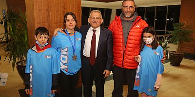 Başkan Büyükkılıç’a Şampiyonlardan Ziyaret