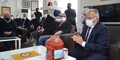 Başkan Büyükkılıç, Gilaburusu Şifa, El Dokuma Halısı Meşhur Bünyan’da