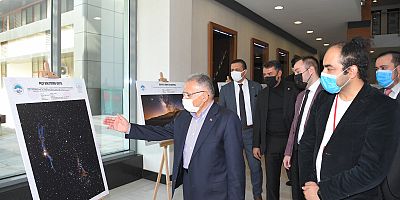 Başkan Büyükkılıç, Gök Kubbe Astrofotoğraf Sergisi’ni Gezdi