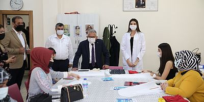 Başkan Büyükkılıç, İlk Yüz Yüze Eğitim Gününde Kursiyerleri Yalnız Bırakmadı
