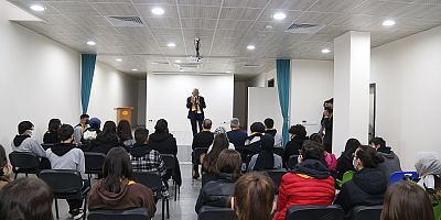 Başkan Büyükkılıç, Liseli Gençlerle Tecrübelerini Paylaştı