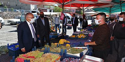Başkan Büyükkılıç, Mimarsinan Semt Pazarı’nda Esnaf ve Vatandaşları Dinledi