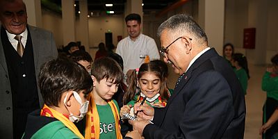 Başkan Büyükkılıç, Minik Öğrencilerle Bir Araya Geldi