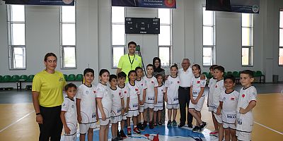Başkan Büyükkılıç, Spor Merkezi’nde Miniklerle Buluştu