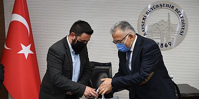 Başkan Büyükkılıç’tan Duyarlılık Gösteren Şoförlere Ödül