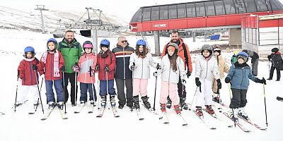 Başkan Büyükkılıç, Türkiye’de Kayak Eğitiminin Merkez Üssü Erciyes Kayak Okulu’nu Ziyaret Etti