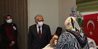 Başkan Büyükkılıç Yaralıları Hastanede Ziyaret Etti