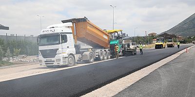 Başkan Büyükkılıç Yol Çalışmalarını Denetledi, Asfalt Serdi