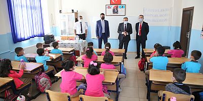 Başkan Cabbar İlk Ders Gününde Öğrencilerle