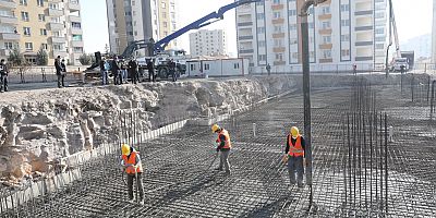 Başkan Çolakbayrakdar, Dönüşümle Uğurevler’e Daha Modern Okulun Temelini Attı