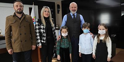 Başkan Çolakbayrakdar, Minik Misafirlerini Ağırladı