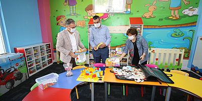 Başkan Özdoğan, Çocuk Kütüphanesini İnceledi