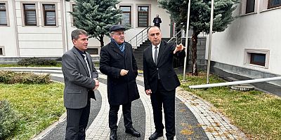 Başkan Özdoğan’dan Anlamlı Ziyaret: Çocuk Gülerse Dünya Güler