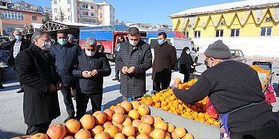 Başkan Özdoğan İlçe Pazar Esnafını Ziyaret Etti