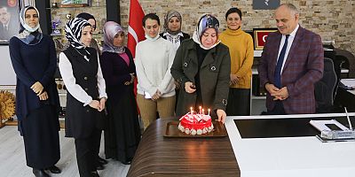 Başkan Öztürk Dünya Kadınlar Günü’nü Personelleri İle Birlikte Kutladı