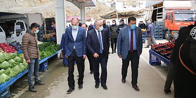 Başkan Öztürk ve Kaymakam Altıner Yahyalı Kapalı Semt Pazarı’nda denetim yaptı