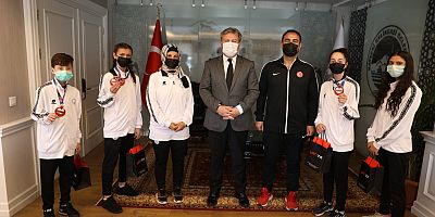 Başkan Palancıoğlu, Melikgazi Belediyesi Spor Kulübü Sporcularını Tebrik Etti