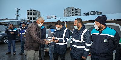 Başkan Yalçın’dan Kış Çalışması Ekiplerine Moral Ziyareti