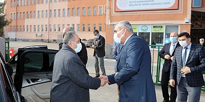 Başkan Yalçın Meslek Lisesi Öğrencileriyle Buluştu