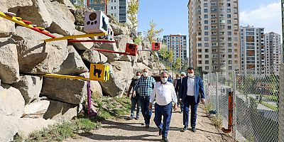 Başkan Yalçın Mevlana Mahallesi’ndeki Yeni Parkı İnceledi
