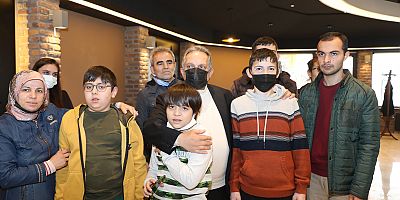Başkan Yalçın Otizmli Çocuklarla Buluştu