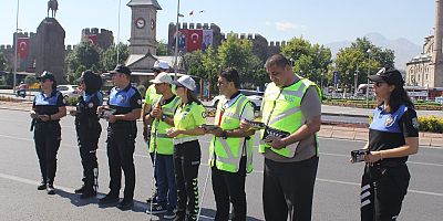 ‘Beyaz Bastonu Fark Et’ Etkinliği İle Sürücülere Bilgilendirmeler Yapıldı
