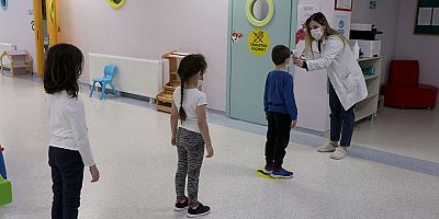 Bilim Kurulu Üyesi Açıkladı: Sınıfta Pozitif Öğrenci Çıkarsa Ne Yapılacak?