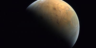 Birleşik Arap Emirlikleri, Mars’tan İlk Fotoğrafını Paylaştı