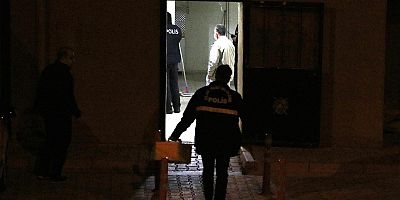 Bodrum Katta Kendini Asan Genci, Apartman Görevlisi Kurtardı