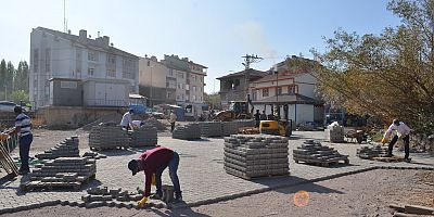 Bünyan Belediyesi Köy Garajında Çevre Düzenlemesi Yapılıyor