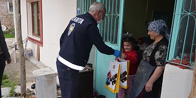Bünyan'da Çocuklara 23 Nisan Hediyesi